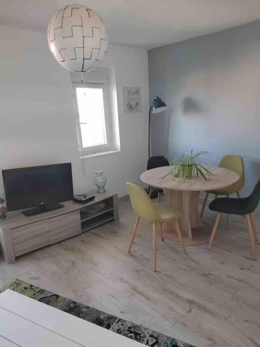 Charmant Appartement Au Calme Bourg-en-Bresse Exteriér fotografie